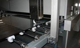 Train to laminate glass TLV Series